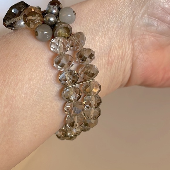 Saks Fifth Avenue Smoky Crystal, Quartz & Pearl Carnival Bracelet - EUC - Picture 4 of 4